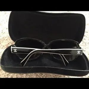 CHANEL | Accessories | Chanel 543 Top Black White Black  display picture 3